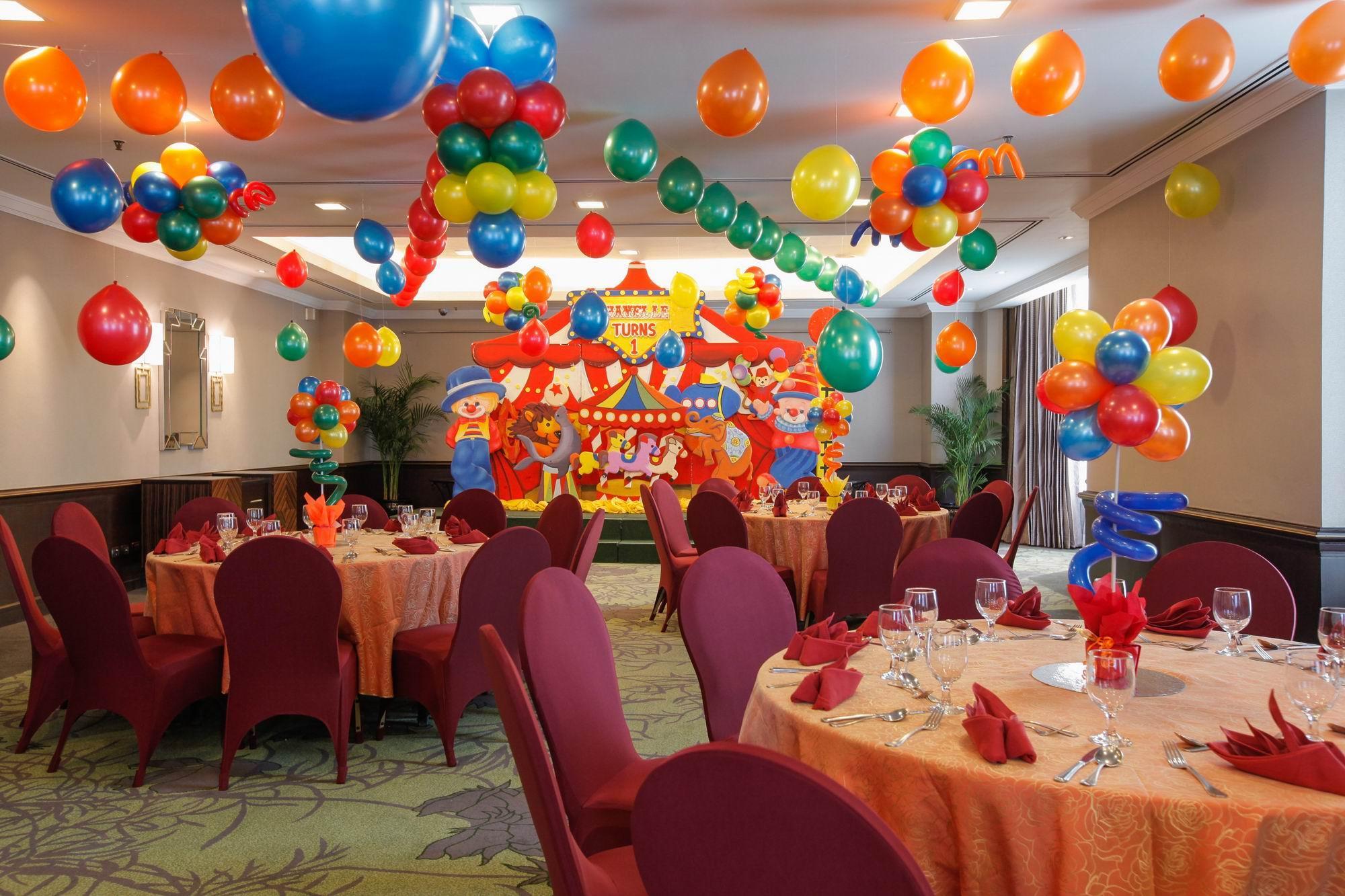 Diamond Hotel Philippines Manille Extérieur photo