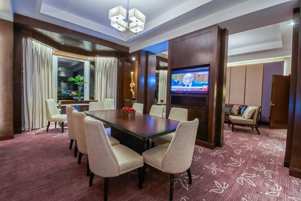 Diamond Hotel Philippines Manille Extérieur photo