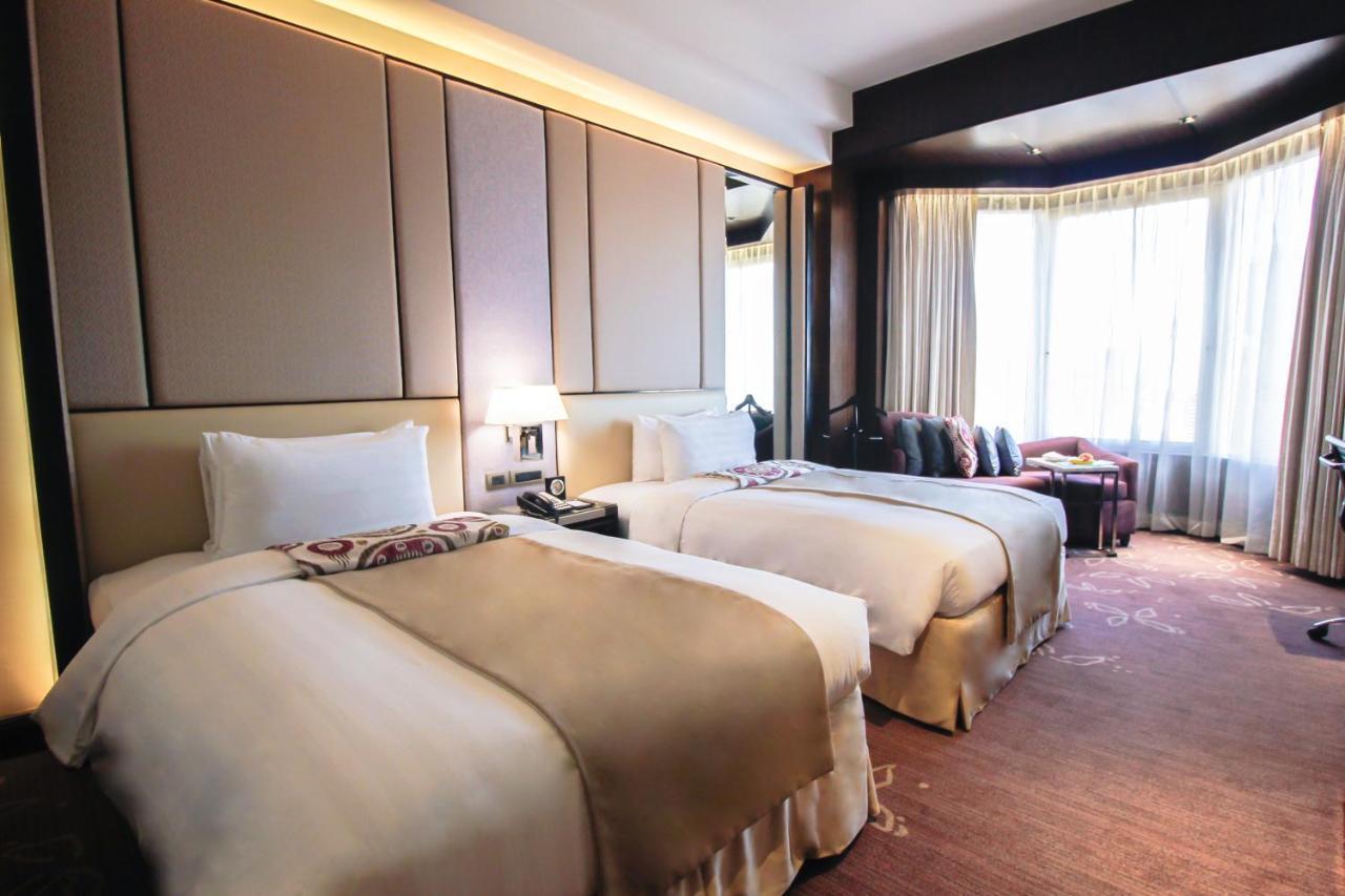 Diamond Hotel Philippines Manille Extérieur photo